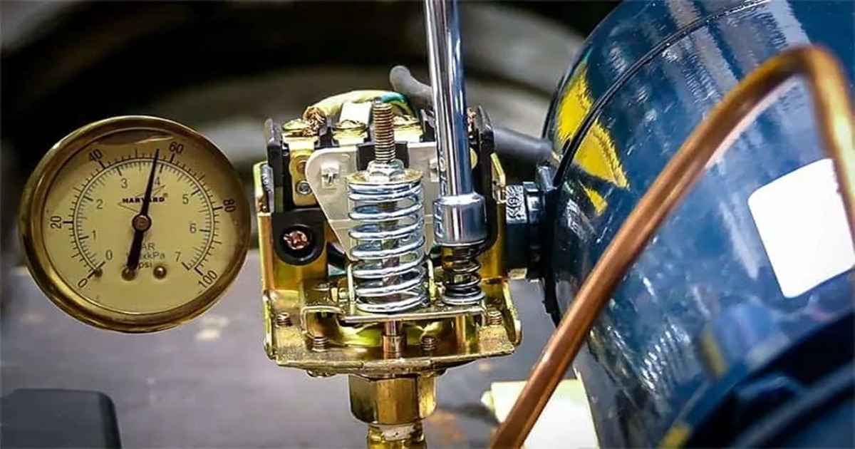 تنظیم نادرست پرشر سوئیچ یکی از رایجترین علائم خرابی اتومات پمپ آب خانگی است.